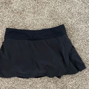 Black lulu lemon skirt